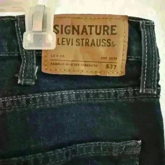 Levi’s Signature S37 Slim Fit Jeans - Picture 2 of 5